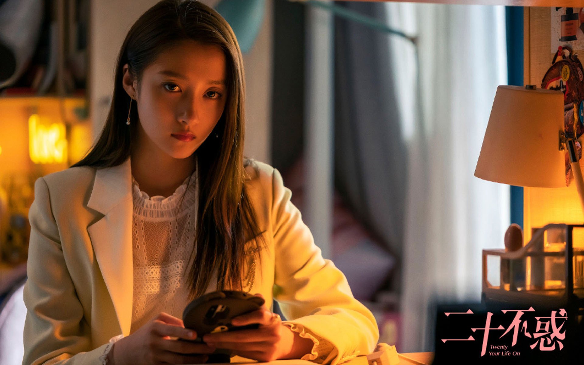 德甲中场密集包夹，压制对手核心球员，德甲的球场